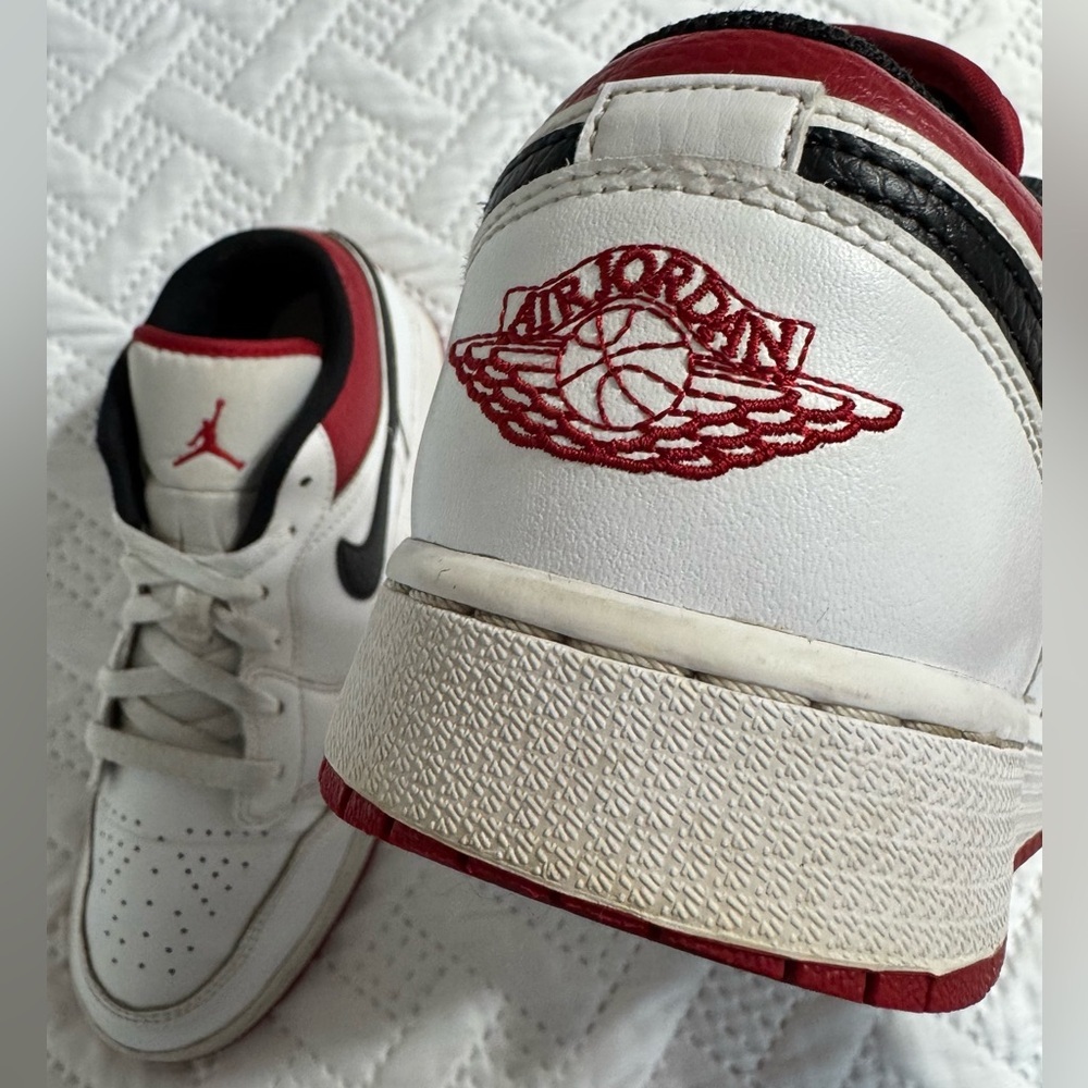Nike Air Jordan 1 Low GS White Red Black Sneakers Big Boy Youth 7Y Woman 8.5 - Picture 13 of 15